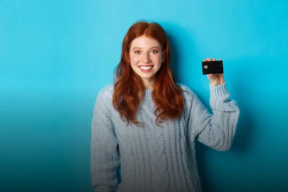 Banco Pan oferece cartão de crédito para negativado e ajuda na recuperação financeira