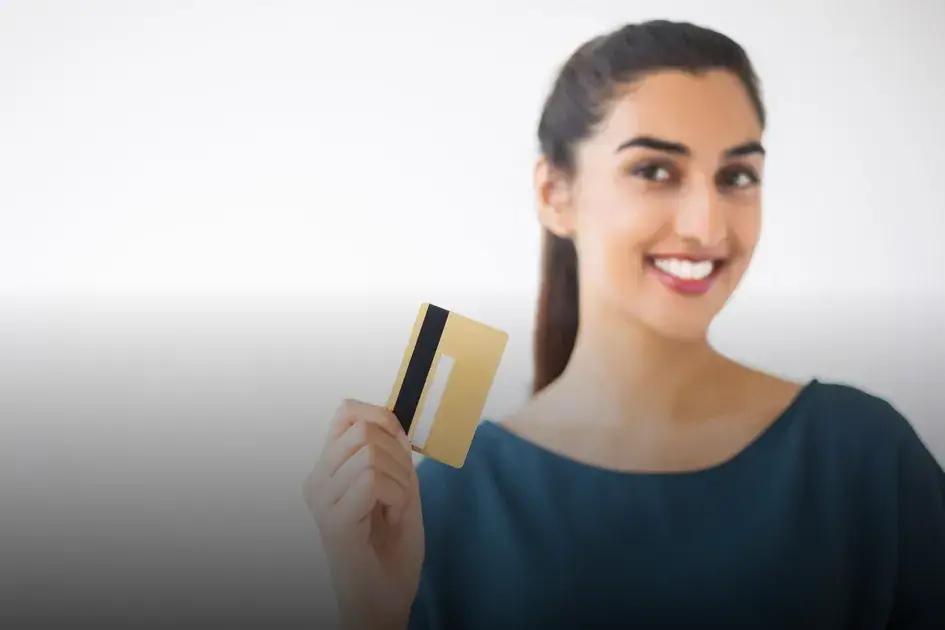 Bancos que dão cartão de crédito para negativado: veja como conseguir