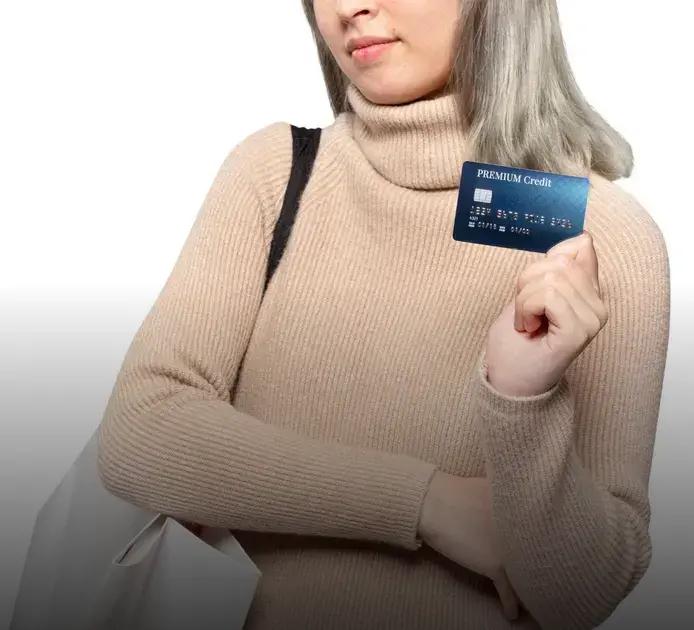 Cartão de crédito para negativado assalariado: suas opções para reabilitação financeira