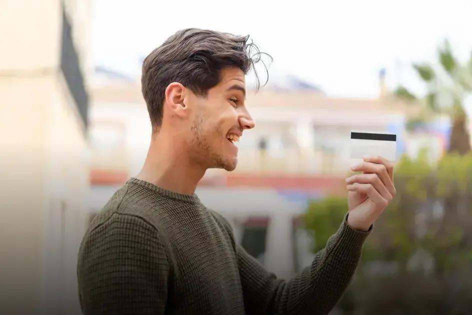 Santander cartão de crédito para negativados: descubra como conseguir um